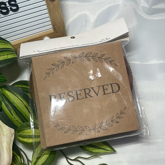 His & Hers Studio Place Cards Wedding Reception 24 pack Brown Table Decorations - Picture 3 of 3